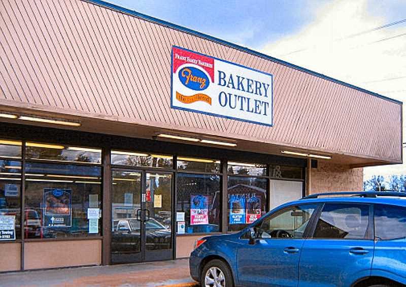 Just one hour before the final closing of the S.E. 45th Franz Outlet Store, on Thursday, April 14, there were still shoppers turning up to buy what remained of the stores inventory.
